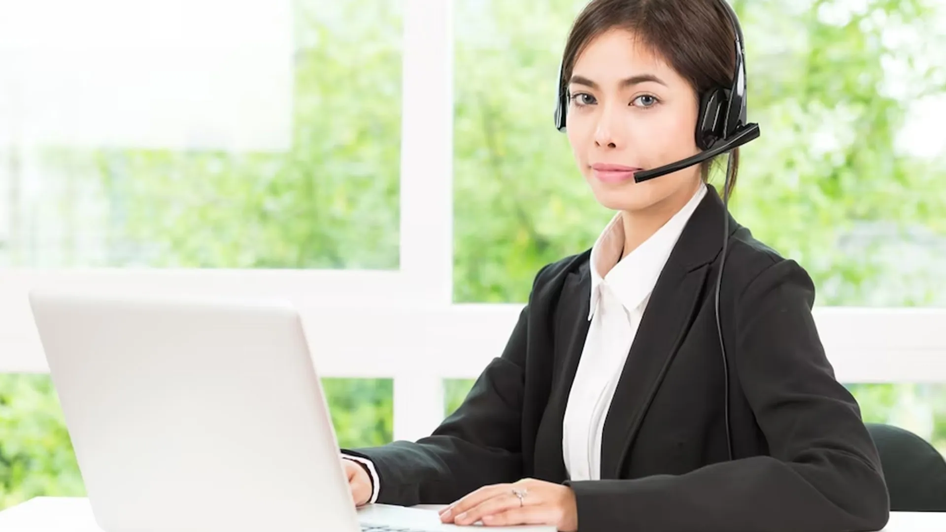 Hình ảnh đội ngũ hỗ trợ bay789 sẵn sàng giúp đỡ